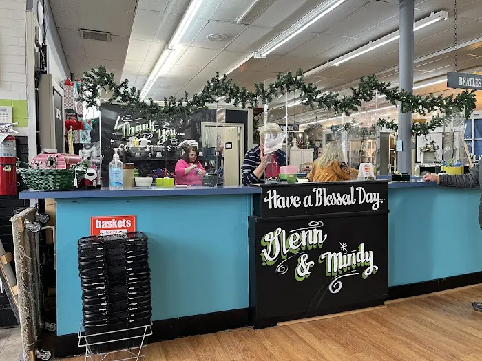Glendy's Uptown Mall 1