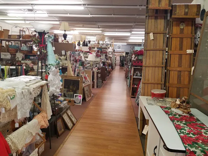 Glendy's Uptown Mall 9