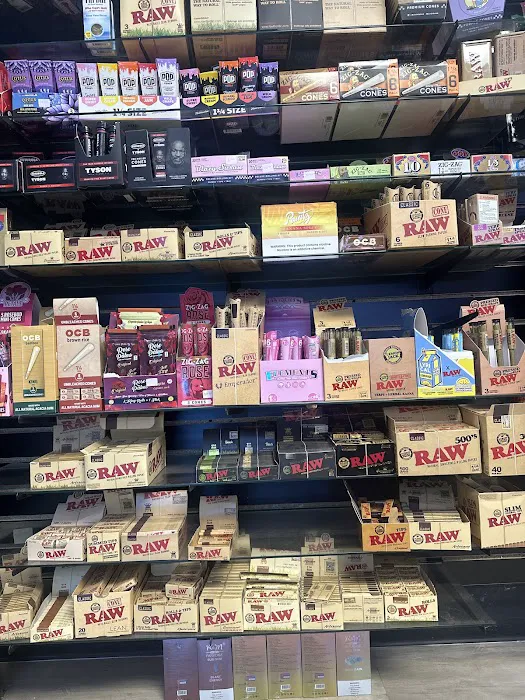G Smoke Shop 9