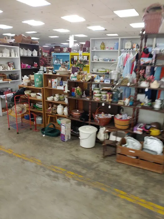 Trader Buck's Flea Market 0