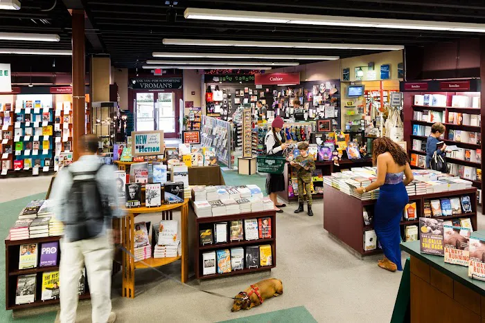 Vroman's Bookstore 7