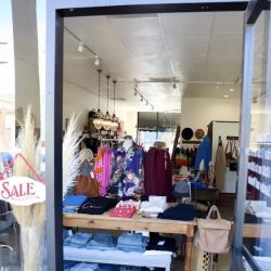 April Blooms Boutique ico