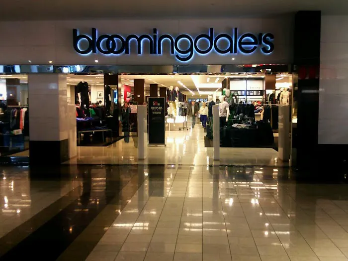 Bloomingdale's 0