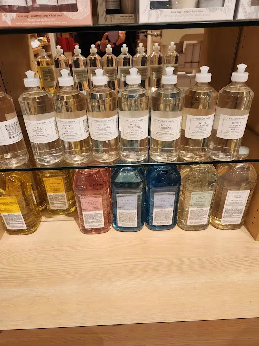 Williams-Sonoma 4