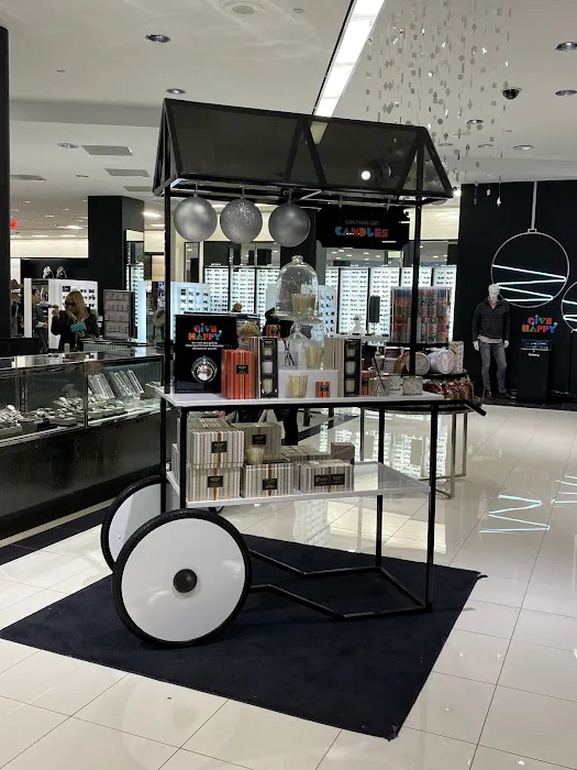 Bloomingdale's 4