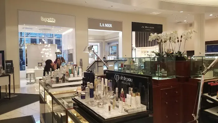 Saks Fifth Avenue 4