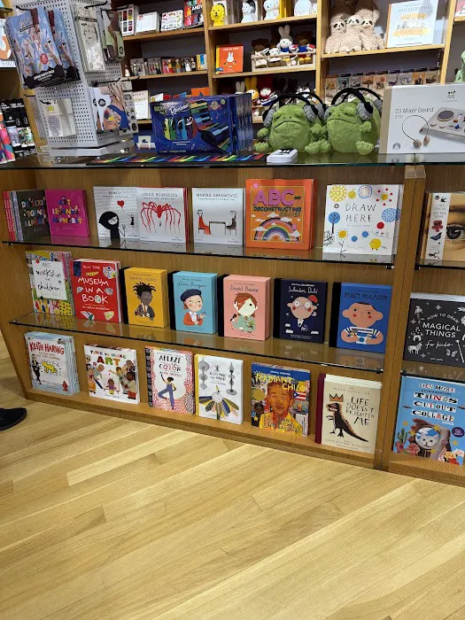 MCA Store 5