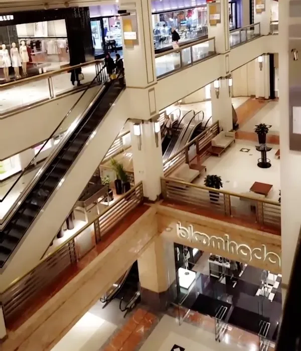 Bloomingdale's 9