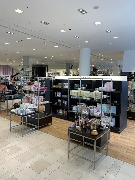 Bloomingdale's 5