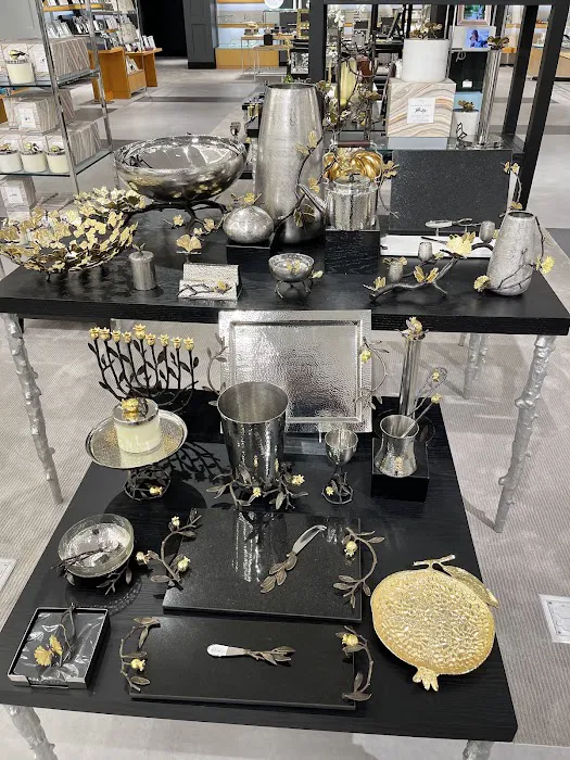 Bloomingdale's 1