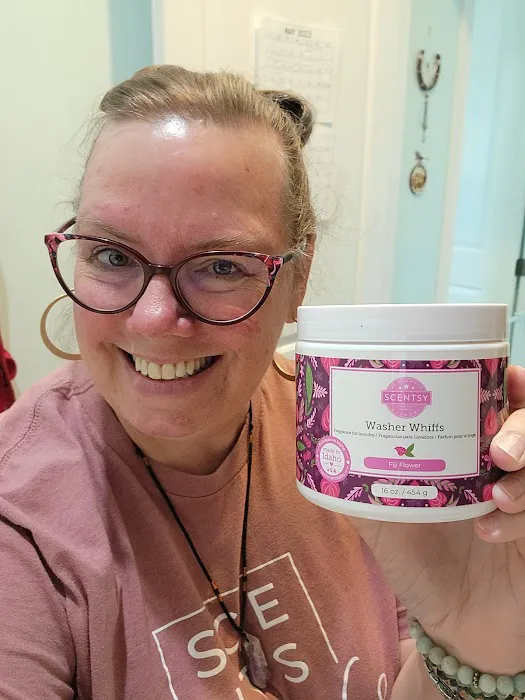 Michelle Norato, Scentsy Independent Consultant 6