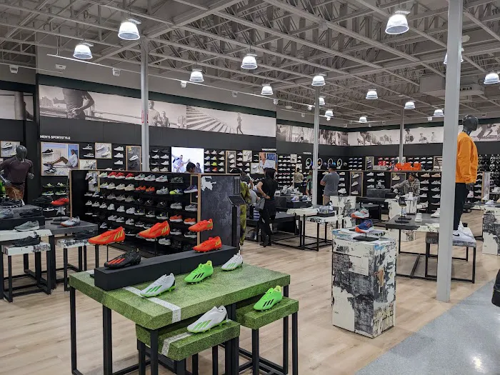 DICK'S Sporting Goods 1