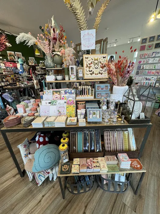 Freshie & Zero Studio Shop 9