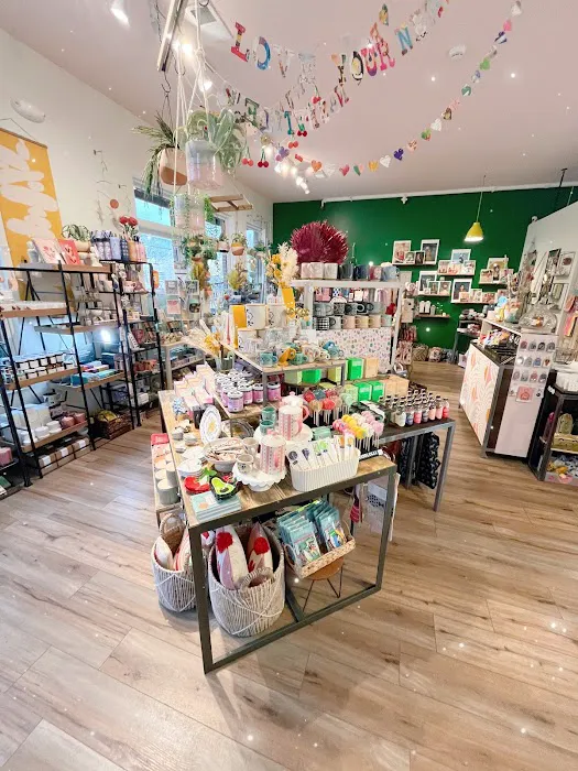 Freshie & Zero Studio Shop 3
