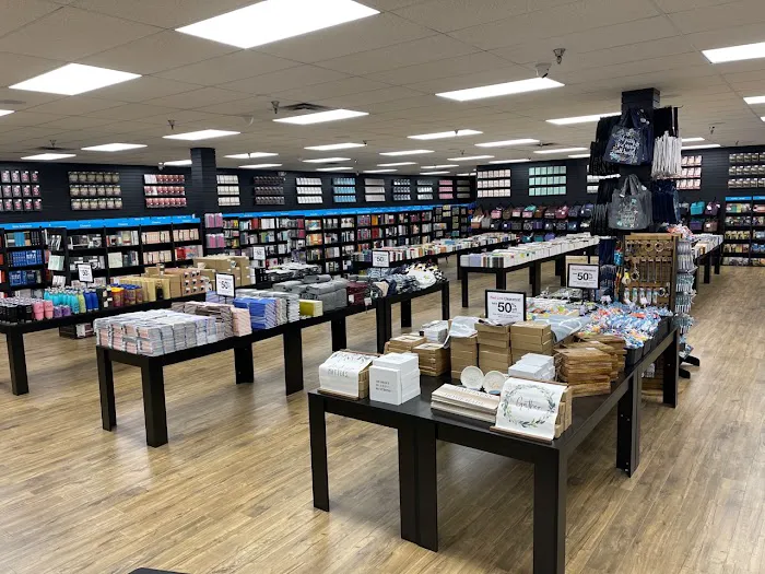 Christian Publishers Outlet (Rivergate) 9