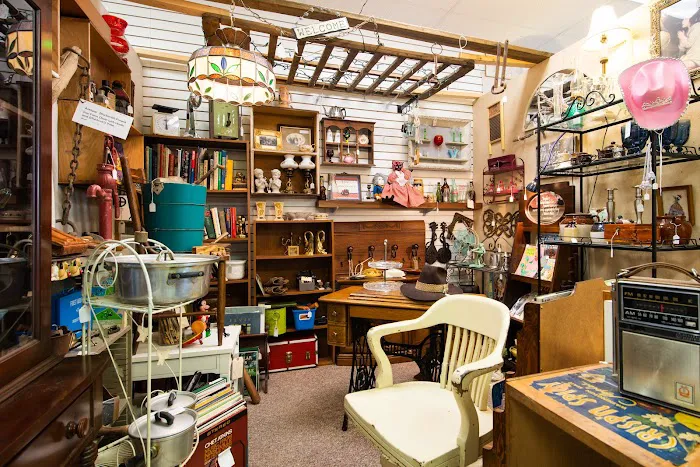 Music Valley Antiques & Marketplace 1