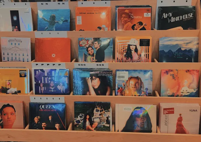Urban Outfitters 0