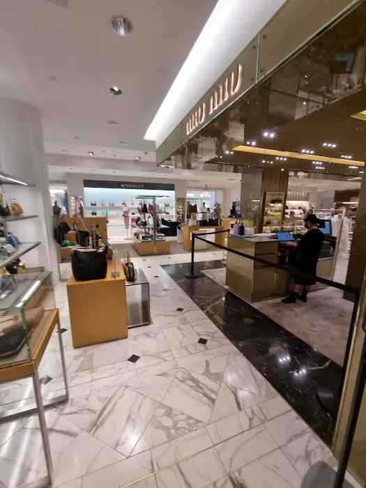 Saks Fifth Avenue 2