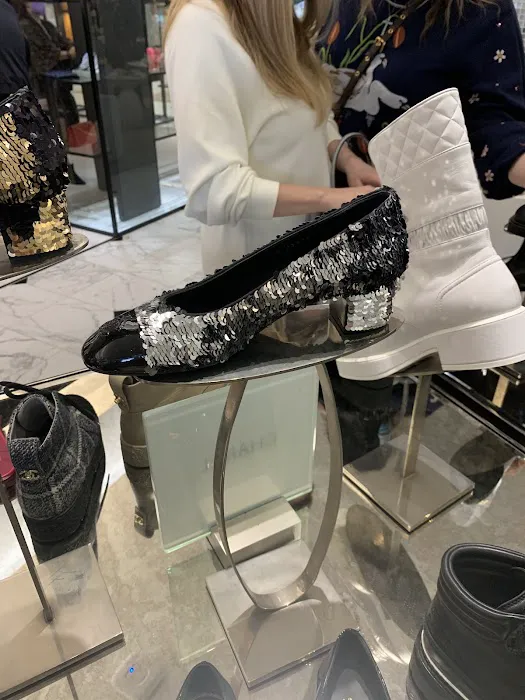 Saks Fifth Avenue 5