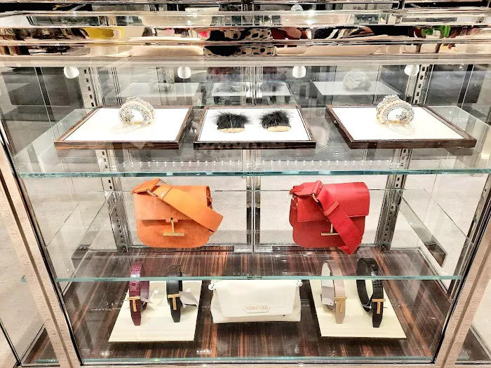 Saks Fifth Avenue 7