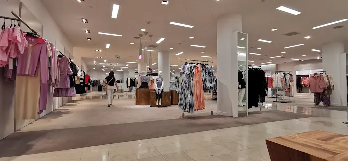 Saks Fifth Avenue 6