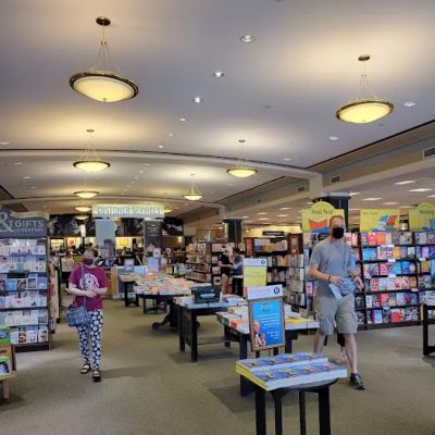 Barnes & Noble