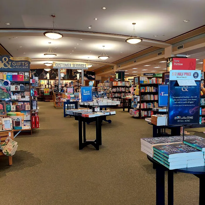 Barnes & Noble 9
