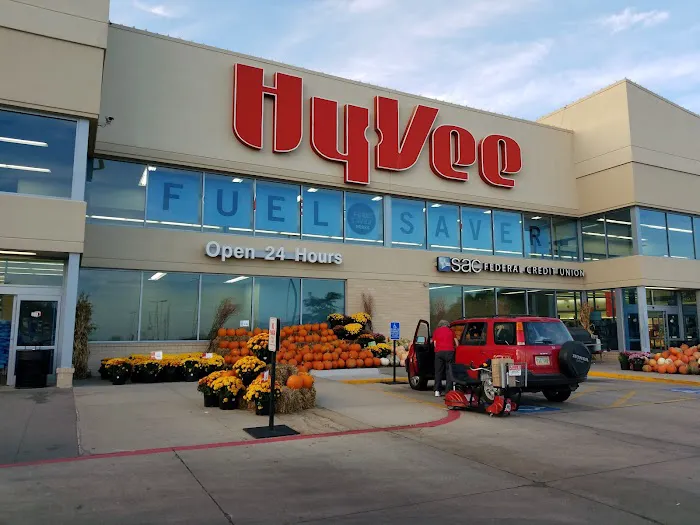Hy-Vee Grocery Store 0