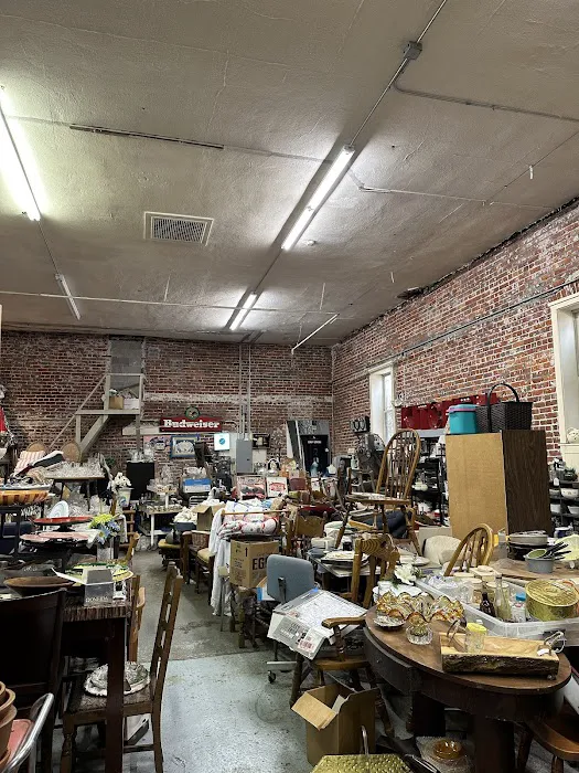 Midwest Pickers Antique Store 3