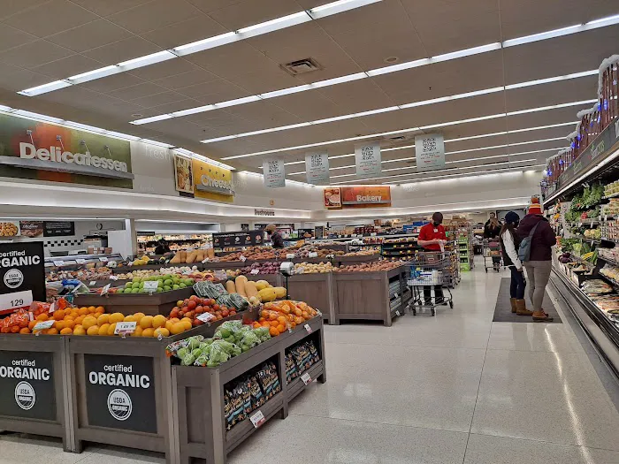 Hy-Vee Grocery Store 4