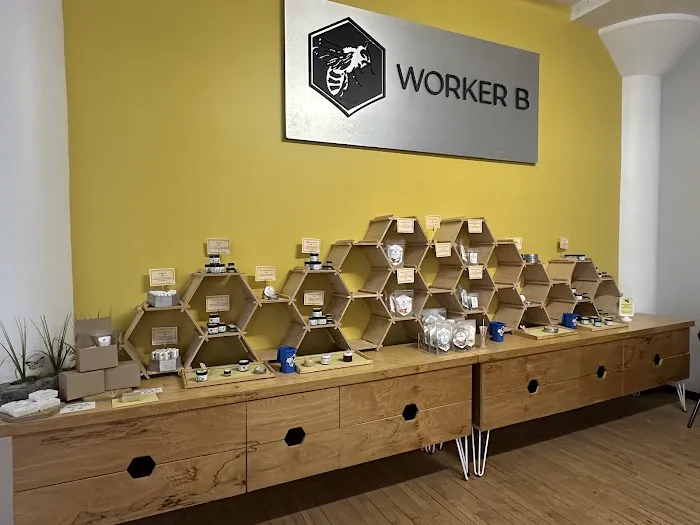 Worker B 8