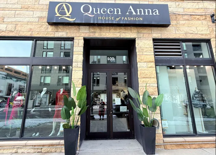 Queen Anna House of Fashion 8