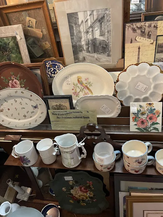 Antique Mall of West Seattle 1