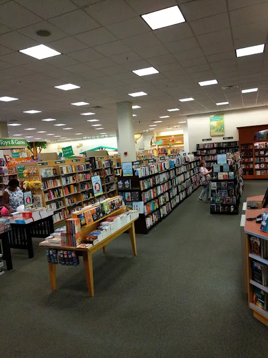 Barnes & Noble 6