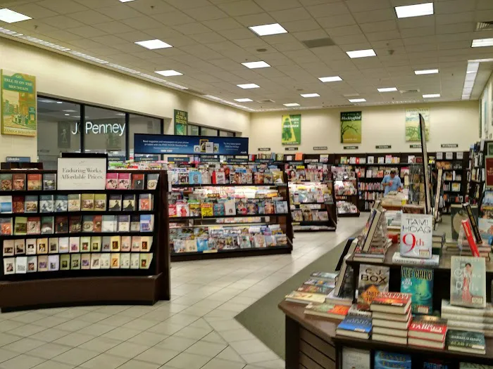 Barnes & Noble 3