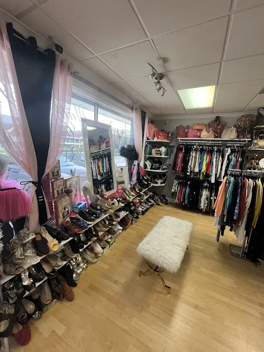 Amy's Walk-In Closet Consignment Shop 0
