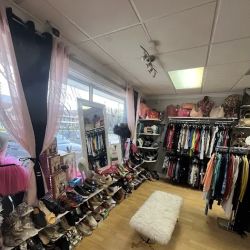 Amy's Walk-In Closet Consignment Shop ico