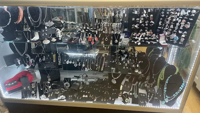 Amy's Walk-In Closet Consignment Shop 1