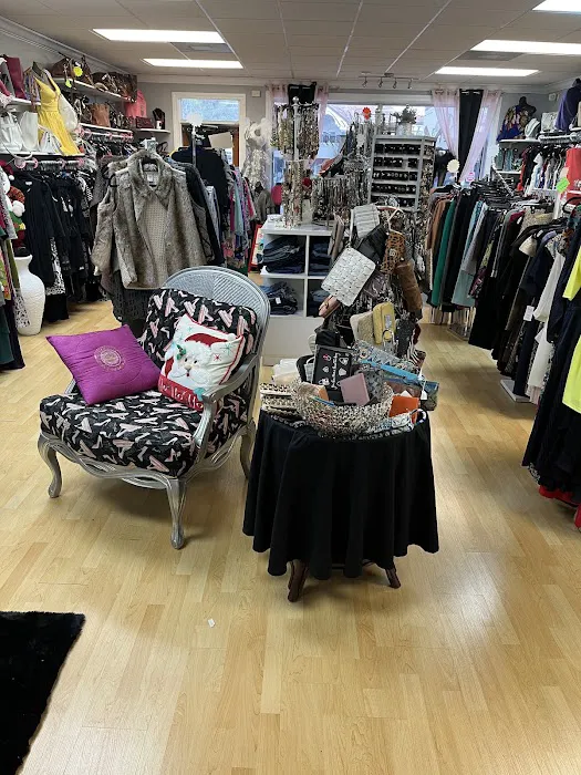 Amy's Walk-In Closet Consignment Shop 7