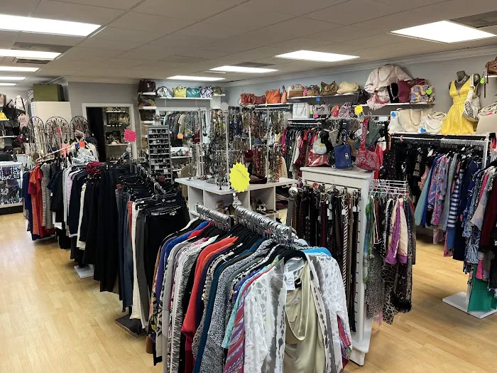 Amy's Walk-In Closet Consignment Shop 5