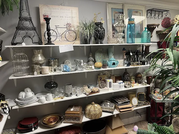 Amy's Walk-In Closet Consignment Shop 6