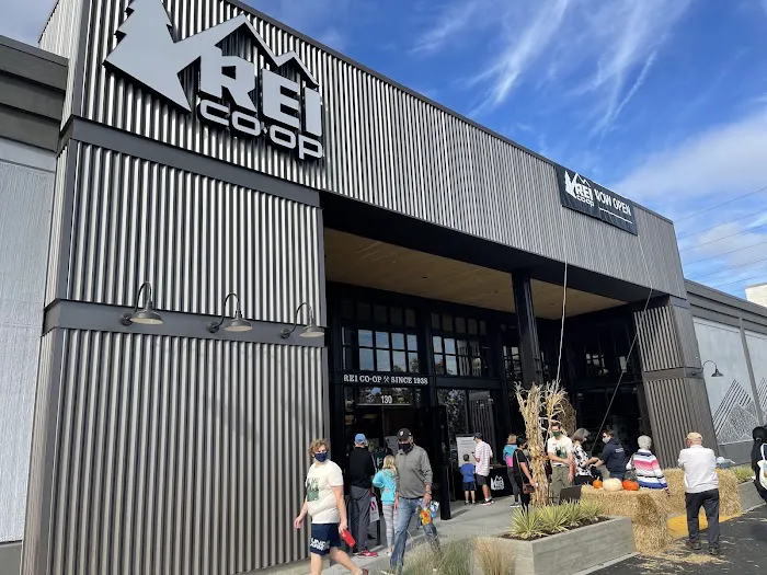 REI 4