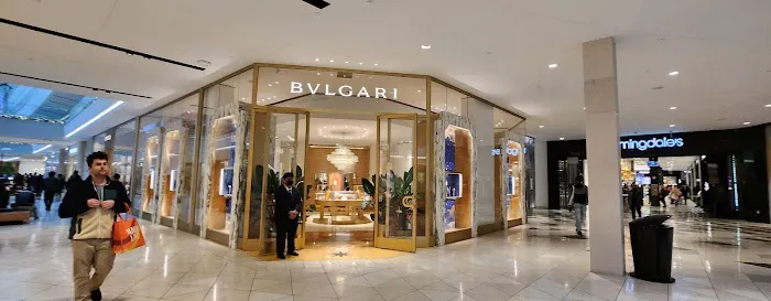 Bloomingdale's 7