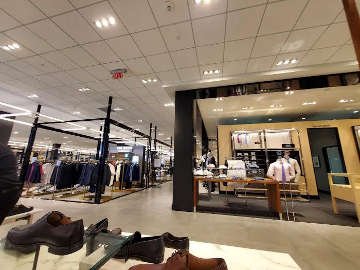 Bloomingdale's 6