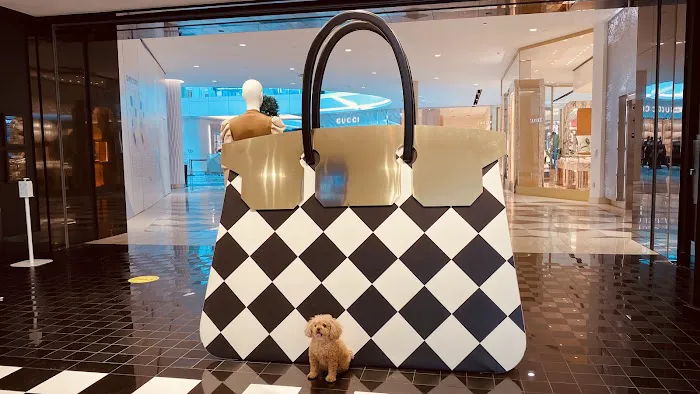 Bloomingdale's 3