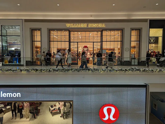 Williams-Sonoma 8