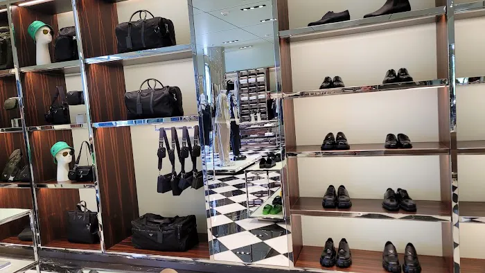 Prada San Josè Valley Fair Mall 3