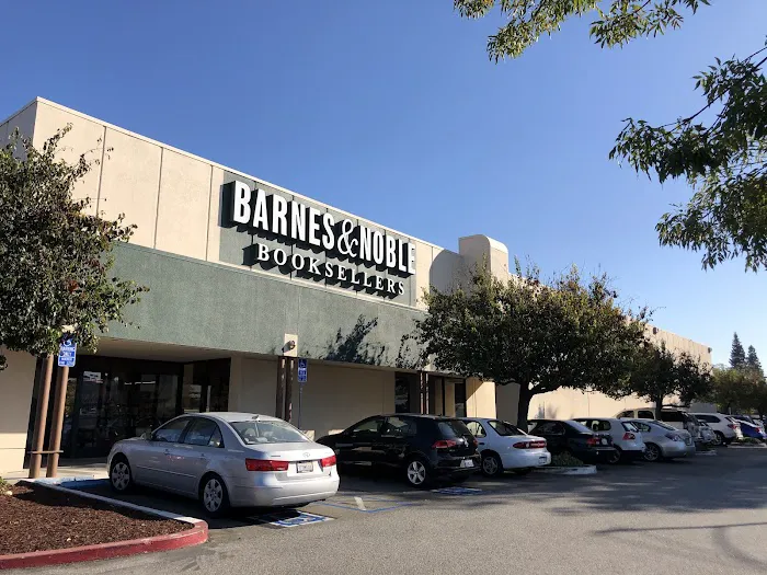 Barnes & Noble 9
