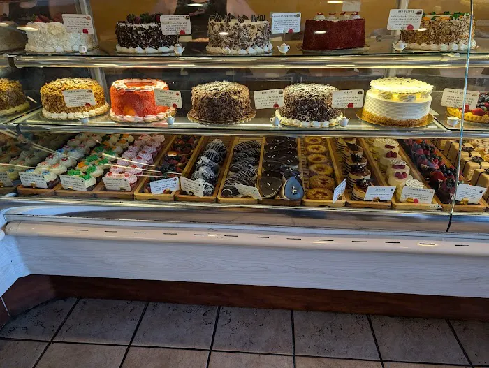 La Patisserie Bakery 7