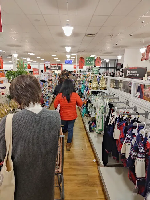 T.J. Maxx & HomeGoods 6